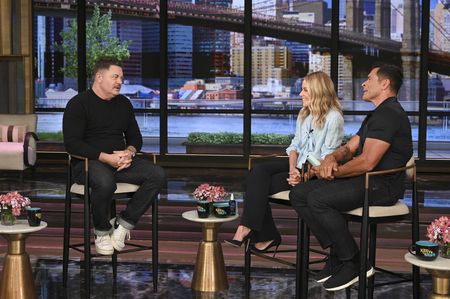 Nick Offerman, Kelly Ripa, Mark Consuelos