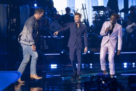 LUKE BRYAN, RYAN SEACREST, JAMAL ROBERTS