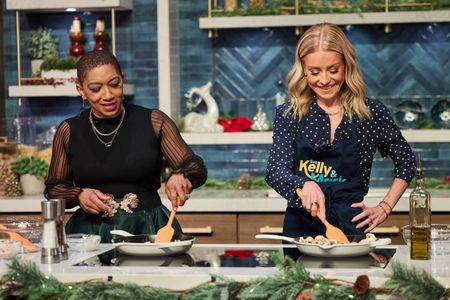 DÉJÀ VU, KELLY RIPA