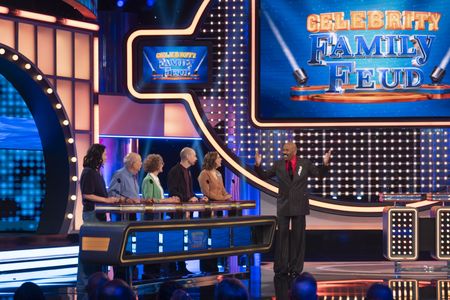 MIA KATZEL, TODD BAYER, CAROLYN BAYER, JONAH BAYER, VANESSA BAYER, STEVE HARVEY