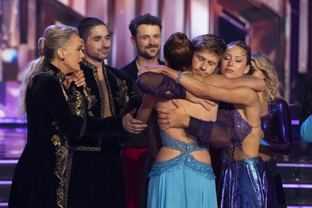 ELAINE HENDRIX, ALAN BERSTEN, DYLAN EFRON, ROBERT IRWIN, ALIX EARLE