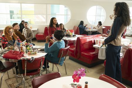 LISA ANN WALTER, CHRIS PERFETTI, TYLER JAMES WILLIAMS, QUINTA BRUNSON, JANELLE JAMES