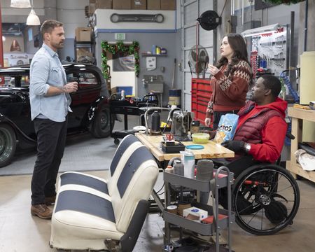 SEANN WILLIAM SCOTT, KAT DENNINGS, DARYL "CHILL" MITCHELL