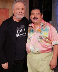 BILLY CRYSTAL, GUILLERMO RODRIGUEZ