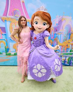 ARIEL WINTER, SOFIA
