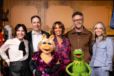 SHANNON RYAN (PRESIDENT, DTC & DET MARKETING), ERIC SCHRIER (PRESIDENT, DISNEY TELEVISION STUDIOS & GLOBAL ORIGINAL TELEVISION STRATEGY), MISS PIGGY, AYO DAVIS (PRESIDENT, DBT), SETH ROGEN (EXECUTIVE PRODUCER/GUEST STAR), KERMIT THE FROG, KAREY BURKE (PRESIDENT, DTS)