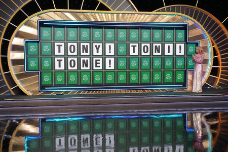 VANNA WHITE