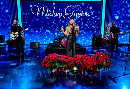 Seth Cook,  Desmond Davis, Mickey Guyton, Alex St. Kitts