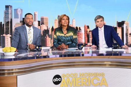 MICHAEL STRAHAN, ROBIN ROBERTS, GEORGE STEPHANOPOULOS