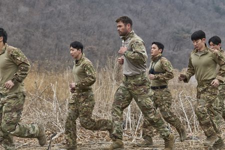 Chris Hemsworth sets out to confront his chronic pain in a bold, immersive journey through South Korea. Guided by pain expert Dr. BJ Miller, he explores ancient healing traditions and cutting-edge science. The final test: ípain valleyîóa brutal gauntlet of Special Forces trials that will push him to the limit. (credit: National Geographic/Evan Paterakis)