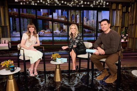 LINDA CARDELLINI, KELLY RIPA, MARK CONSUELOS