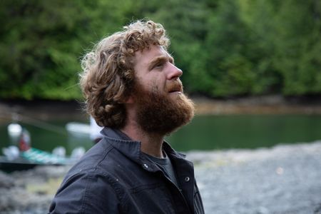Oliver Johnson constructs a hoist on his property. (National Geographic/Lukas Taylor)