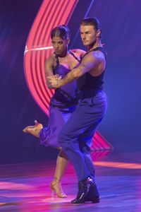 SELENA, ERIK