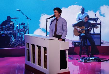 CHARLIE PUTH