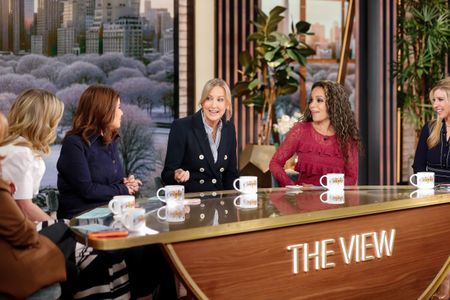 JOY BEHAR, SARA HAINES, ANA NAVARRO, LARA SPENCER, SUNNY HOSTIN, SARA EISEN