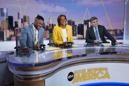 MICHAEL STRAHAN, ROBIN ROBERTS, GEORGE STEPHANOPOULOS