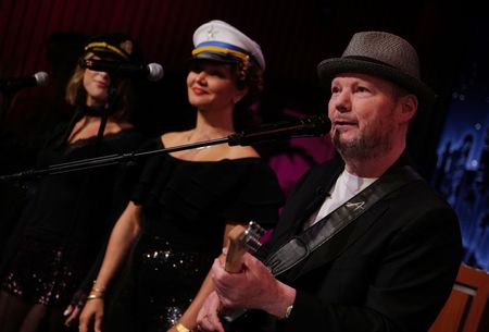 CHRISTOPHER CROSS WITH CLETO AND THE CLETONES