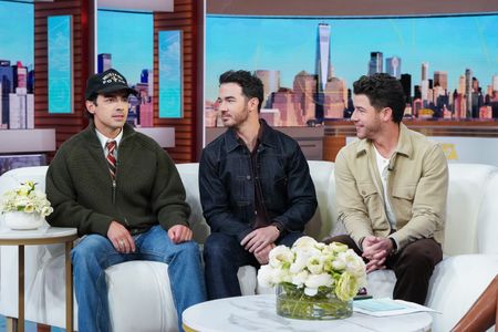 JOE JONAS, KEVIN JONAS, NICK JONAS