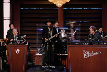 JUDITH HILL, THE CLETONES