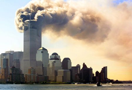 The skyline of New York City on September 11, 2001. (Hubert Boesl/picture-alliance/dpa/AP Images)