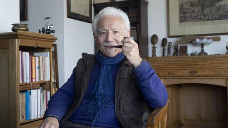 Writer and Turkish culinary expert Artun Ünsal, poses for a portrait in Istanbul. (National Geographic/Madeline Turrini)