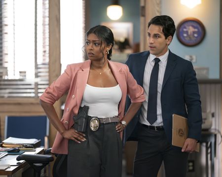 JAVICIA LESLIE, DENIZ AKDENIZ