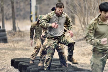 Chris Hemsworth sets out to confront his chronic pain in a bold, immersive journey through South Korea. Guided by pain expert Dr. BJ Miller, he explores ancient healing traditions and cutting-edge science. The final test: ípain valleyîóa brutal gauntlet of Special Forces trials that will push him to the limit. (credit: National Geographic/Evan Paterakis)