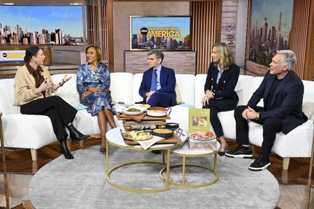 ALISON ROMAN, ROBIN ROBERTS, GEORGE STEPHANOPOULOS, LARA SPENCER, SAM CHAMPION