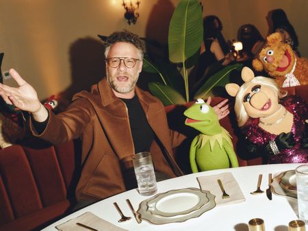 SETH ROGEN, KERMIT THE FROG, MISS PIGGY, FOZZIE BEAR