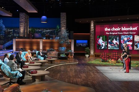 FAWN WEAVER, KEVIN O'LEARY, LORI GREINER, ROBERT HERJAVEC, CHRISTOPHER MCCASLAND, TIFFANY MCCASLAND 