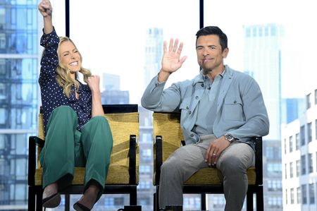 KELLY RIPA, MARK CONSUELOS