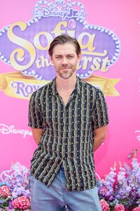 TOM PAYNE
