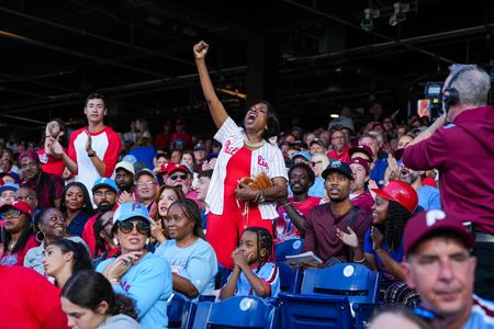 JANELLE JAMES, MATTHEW LAW, LISA ANN WALTER, CHRIS PERFETTI, SHERYL LEE RALPH, TYLER JAMES WILLIAMS, QUINTA BRUNSON