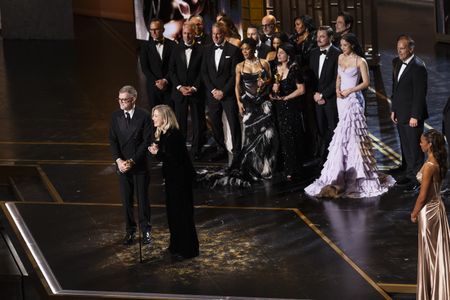 PAUL THOMAS ANDERSON, SARA MURPHY, PAUL THOMAS ANDERSON, SARA MURPHY, ALANA HAIM, BENICIO DEL TORO, JOSÉ ANTONIO GARCÍA, FLORENCIA MARTIN, LEONARDO DICAPRIO, CASSANDRA KULUKUNDIS, REGINA HALL, TEYANA TAYLOR, SARA MURPHY, MICHAEL BAUMAN, ANTHONY CARLINO, WILL WEISKE, CHASE INFINITI, ANDY JURGENSEN, CHRISTOPHER SCARABOSIO, TONY VILLAFLOR