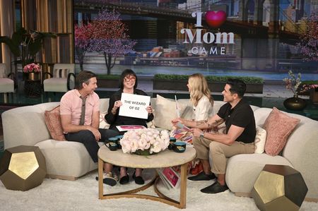 JERRY O'CONNELL, LINDA O'CONNELL, KELLY RIPA, MARK CONSUELOS